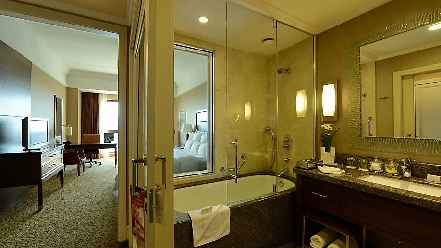 Istanbul Marriott Hotel Asia 5*,
